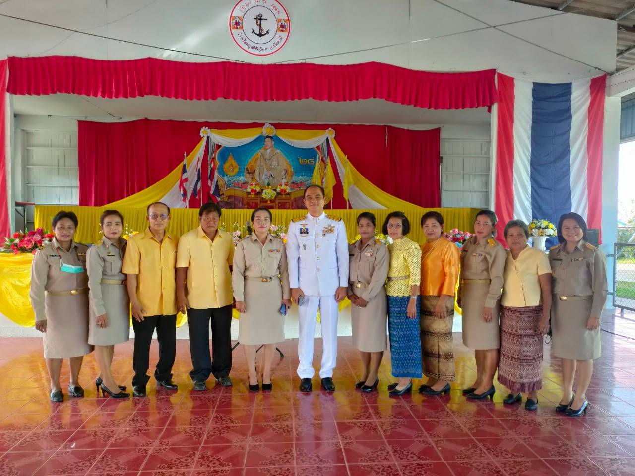 องค์การบริหารส่วนตำบลดอน ร่วมกิจกรรมพิธีเนื่องในวันเฉลิมพระเกียรติพระบาทสมเด็จพระเจ้าอยู่หัว เนื่องในโอกาสวันเฉลิมพระขนมพรรษา ณ โรงเรียนวุฒิชัยวิทยา ตำบลดอน อำเภอปะนาเระ จังหวัดปัตตานี